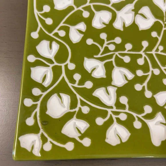 Crate & Barrel Aremi Floral Serving Platter Tray Plate Green White 12.5x6.5” - Picture 3 of 9